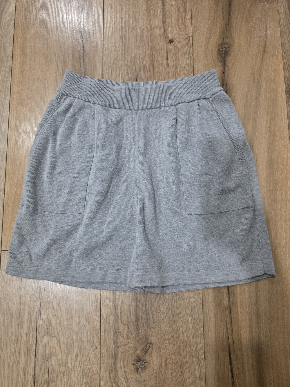 Gray Knit Skort with Front Pockets
